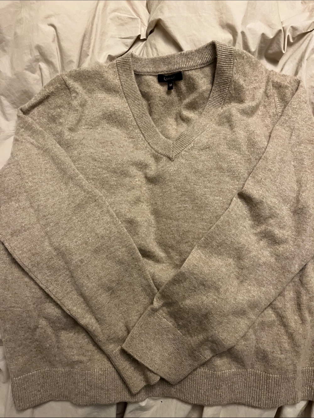 Quince V-Neck 100% Beige Cashmere Sweater